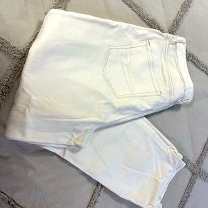 American Eagle Curvy Mom Jean